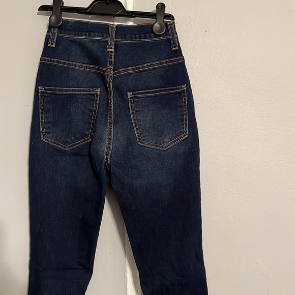 Fashion nova distressed jeans - Picture 3 of 3